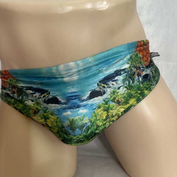 Aussiebum Swimsuit Small Gently worn Nylon/spandex no fabric tag - Picture 4 of 6